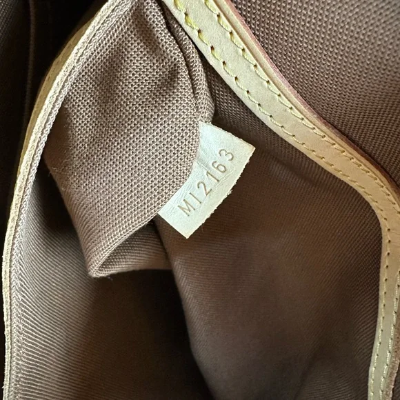 Louis Vuitton Monogram Canvas Palermo GM Shoulder Bag - Picture 17 of 17